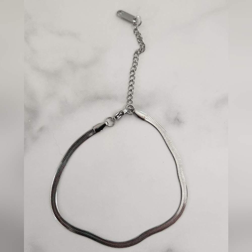 Sleek Silver Snake Chain Anklet - Picture 9 of 12